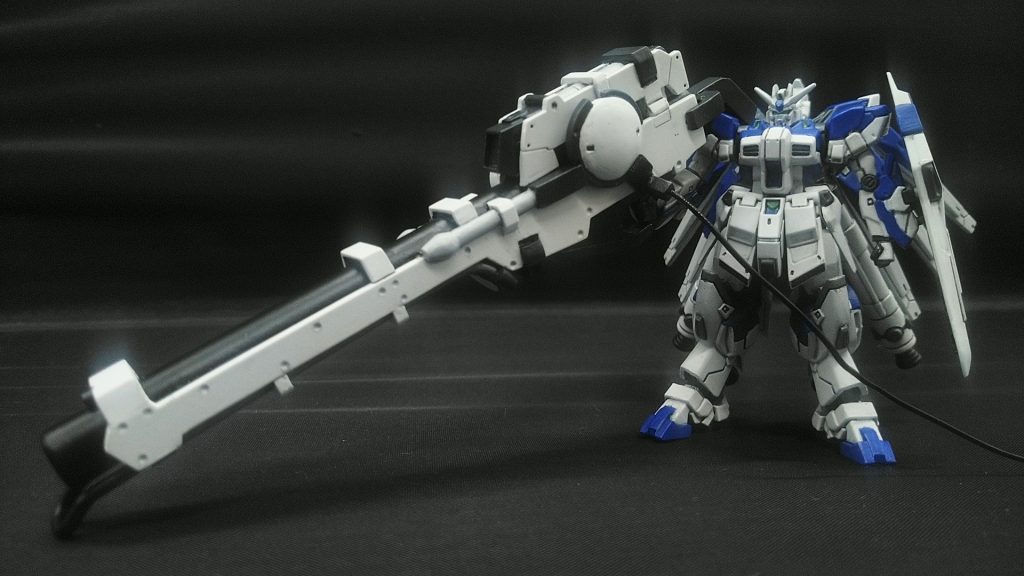 ハイパーメガバズーカランチャーはフルスクラッチ。νガンダム本体は右腕の角度を変えて持たせられるようにしたぐらい。