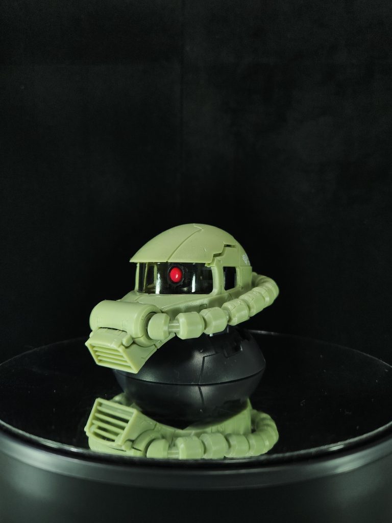 そのままでも中々良いのですが、やっぱりプラスチック感が拭えませんので、がっつり塗装しました。