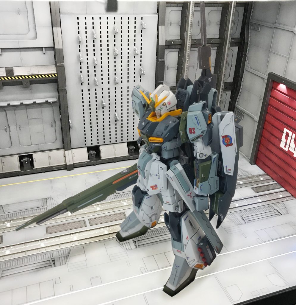 正式採用されていれば、カラバのMSデッキに置かれていたことでしょう。コンペでゼータプラスに負けたことで、ゼータマイナスと名付けられたとか…後年、変形しない量産型Zガンダム(MSZ-007が開発され、同じく悲しい運命を辿ることにw