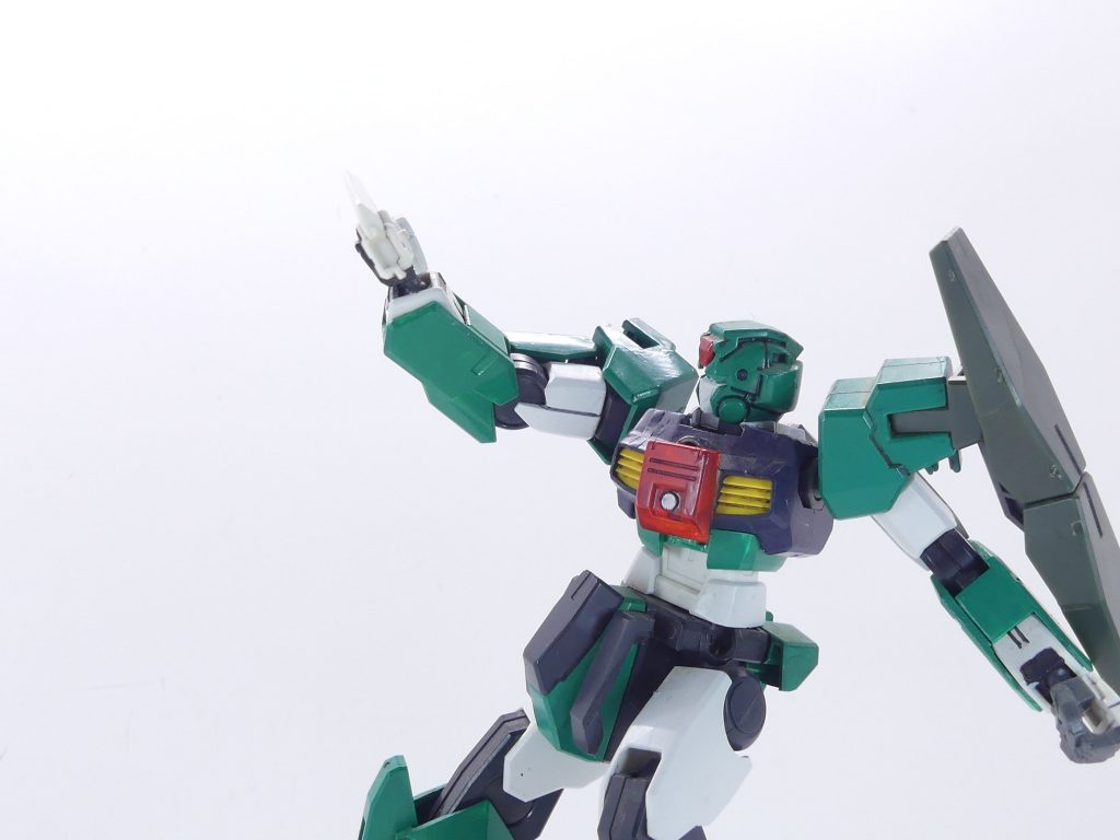 打撃武器としては使えないぞビームピストルII。当時は・・・ラッカー塗料には早くから移行していたものの光沢などはそのまんまだったり墨入れはガンダムマーカーだったり・・・