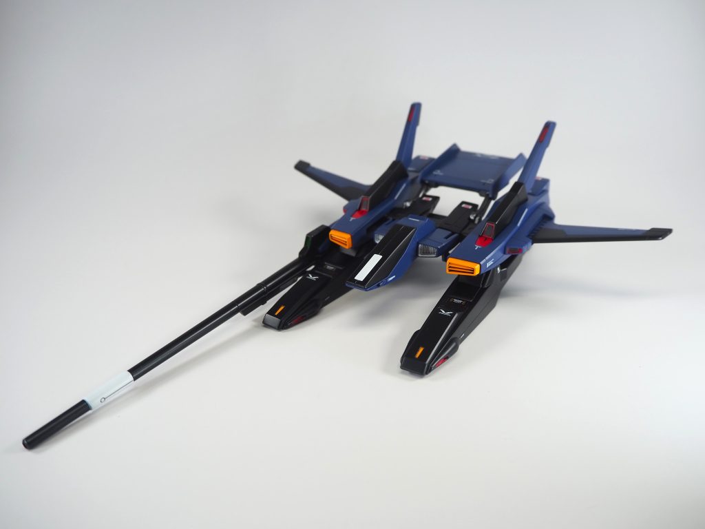 ティターンズカラーのGディフェンサーたまにゲーム作品や立体物で見かける姿のGディフェンサーゲームオリジナルとしての意味合いが強く詳細な配色は決まっていない感じだったので基本色は参考程度にとどめて細部は自分なりに考えての配色で色を決めました