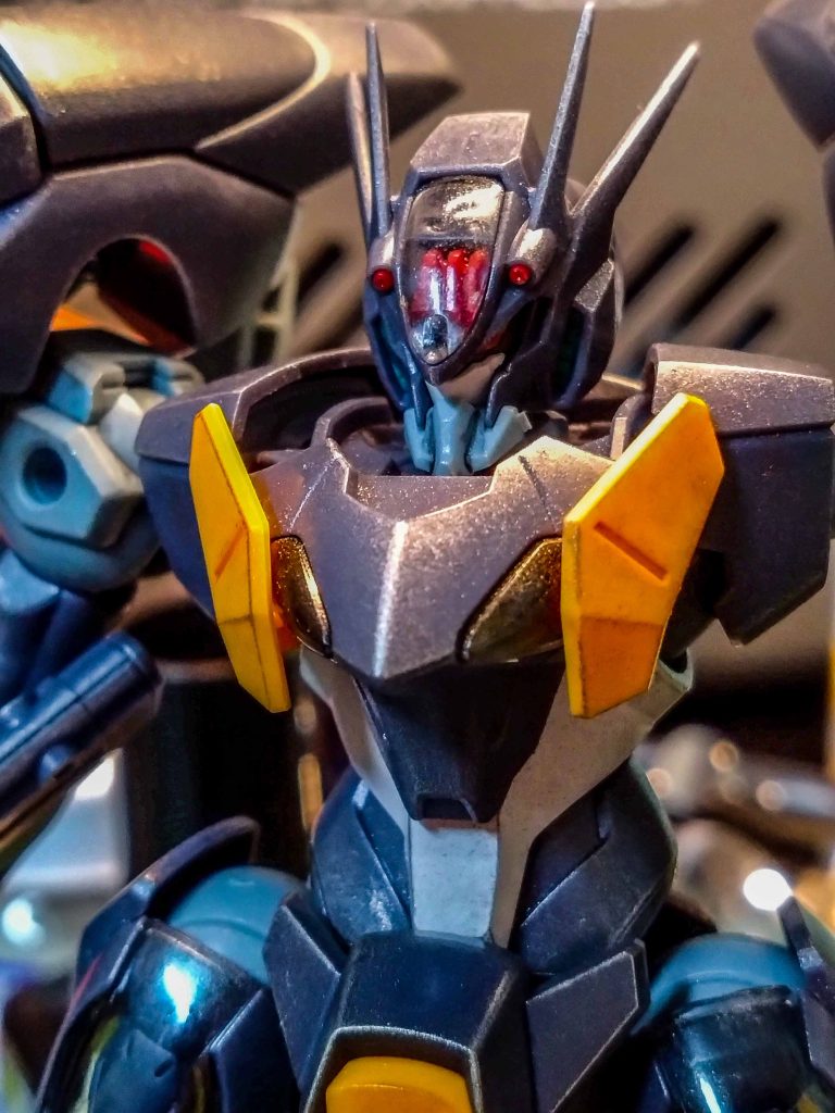 シルバーでエッジ強調するとウェザリングのハゲチョロっぽくなるのでハイライトっぽくなるようには気を使いました。成形色仕上げより塗装のほうが誤魔化し聞くのですが其の辺はさじ加減ですね。