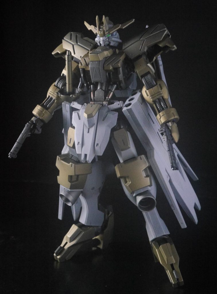 白と金、目はグリーンで。ダークサイドに堕ちたルブリスとは逆に、終盤にパワーアップして主人公の窮地を救うライバル機のようなイメージでやってみました。新規で作られた、というより強化された、というイメージだったので、マット仕上げにしてみました。 最後まで見ていただき、ありがとうございます。