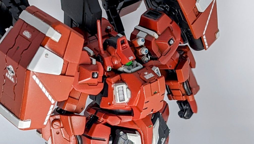 謎のメカニック「おや？アンタ目が覚めたのか！アンタのPTは俺らが修理しといたぜ。でもかなり酷い壊れ方だったからサービスで俺好みに改造しちまったがな笑」アポリー「あぁ…俺のリックディアスが…大尉に殺される…」謎のメカニック「このPTリックディアスってのかい？見たことねぇ機体だけど、どこの製造したPTなんだい？」アポリー「PT?コイツはMSのリックディアスだ！PTってなんだ？」謎のメカニック「はぁ？パーソナルトルーパー知らないのかよ!?それにMSなんて兵器聞いたこともないけどなぁ…アンタもしかしてエアロゲイター？」