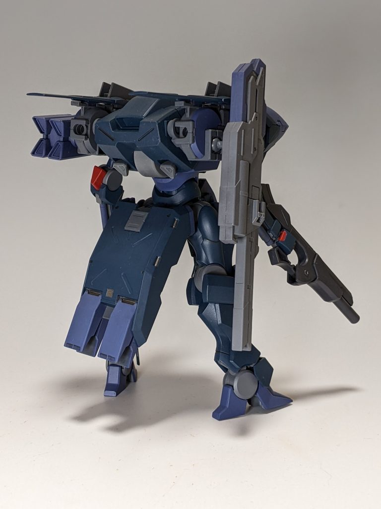 背面。装甲はシタデルカラー、関節と武装は主にガンダムマーカーエアブラシで塗装しています。