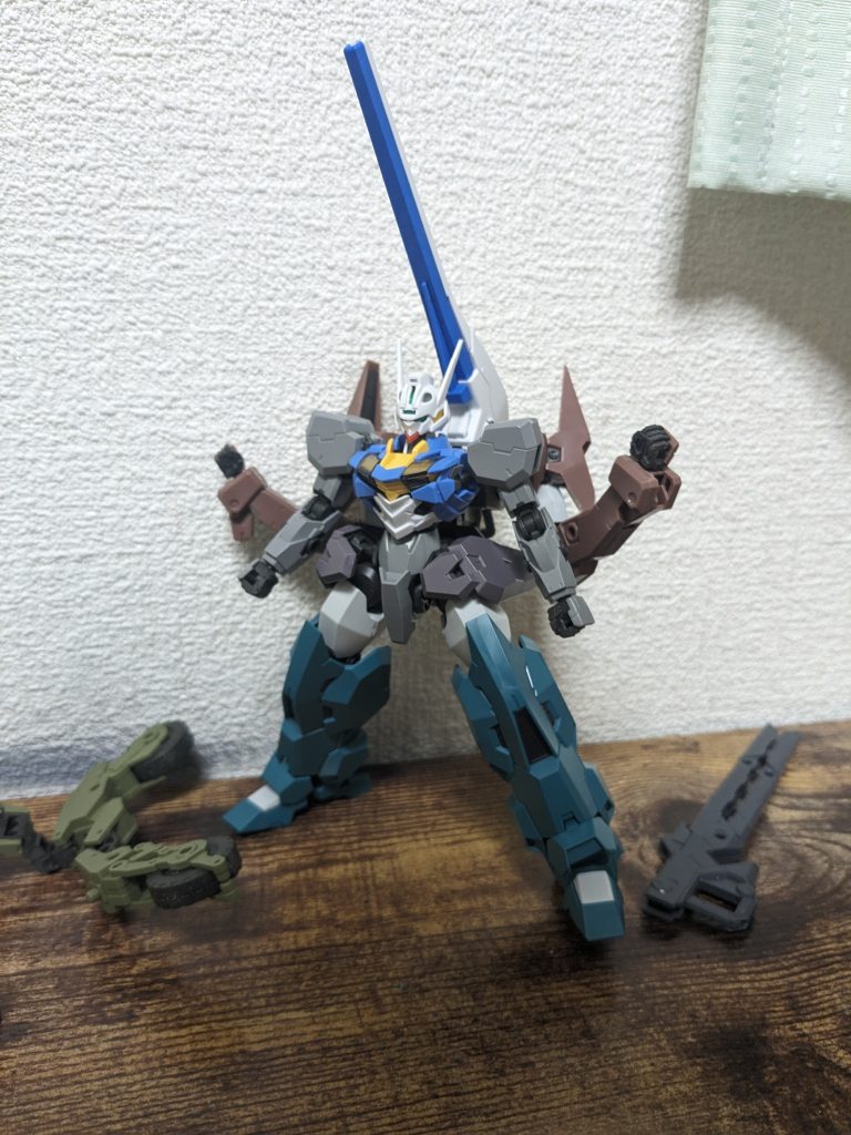 製作工程ここからは製作工程です。最初はレールガンを武装した陸戦型ルブリスという設定でした。ですが色々試しているうちに、今あるパーツなら陸戦型の機体よりも異形の機体の方が作りやすいと感じ、方向性を変えました。