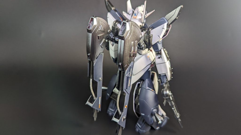 工作の中心は背部のV.S.B.R。基部と砲口は流用しつつ、砲身部分を延長＋スクラッチしています。まだまだ表面処理が下手で雑ではありますが、初めてにしては上手く形にできました！