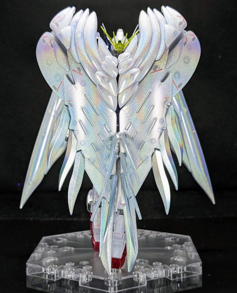 大気圏突入モード。このポーズが一番、ホログラムがかなり綺麗に見えるかと思います！（塗装が剥がれるのが怖いので、もうこのポーズを取らせることはないかもですが…^^;）
