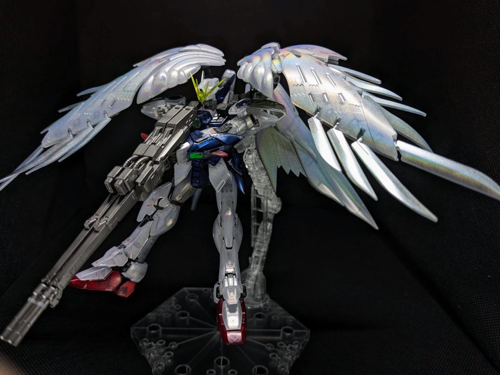 ツインバスターライフルの射撃ポーズ。このポーズを取らせた時に、劇場版の感動が蘇ってきました！