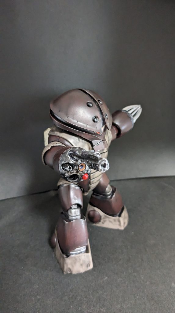 どの敵に遭遇しても対応できるよう、様々な種類の機銃を瞬時に切り替え使用が可能。