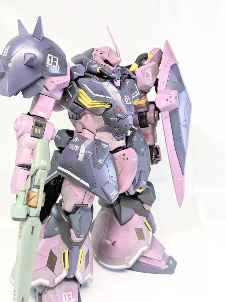 素組だと派手なピンク。劇場場はビビッドなバイオレット？トーンを抑えた落ち着いたカレーリングにしました。