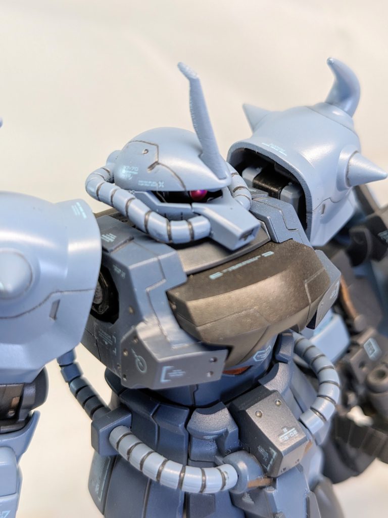 胸部装甲マシマシです。