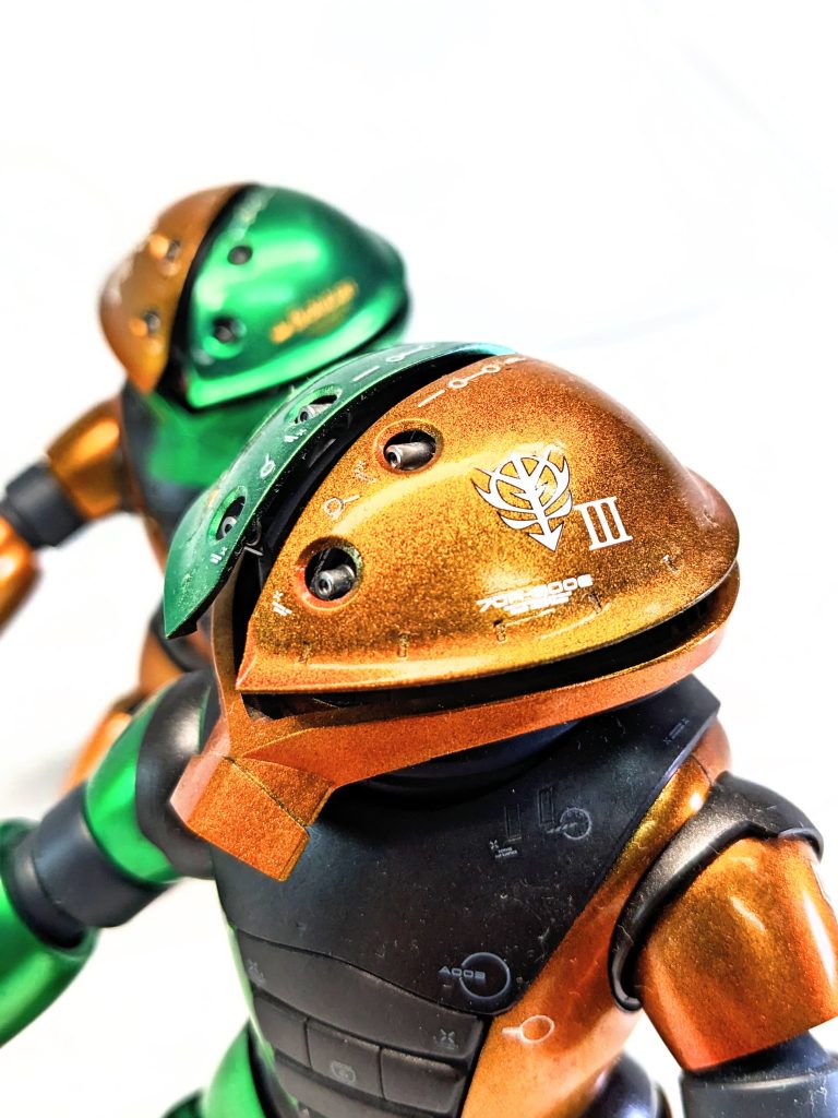 オレンジはかなりラメ感もあるのですが、イメージ通りにいかず難しいですね。