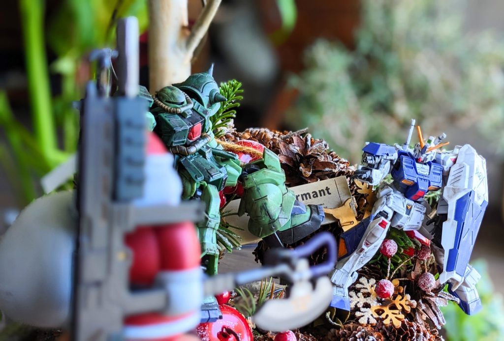 絶体絶命のザクII改の傍らに現れた赤い影…