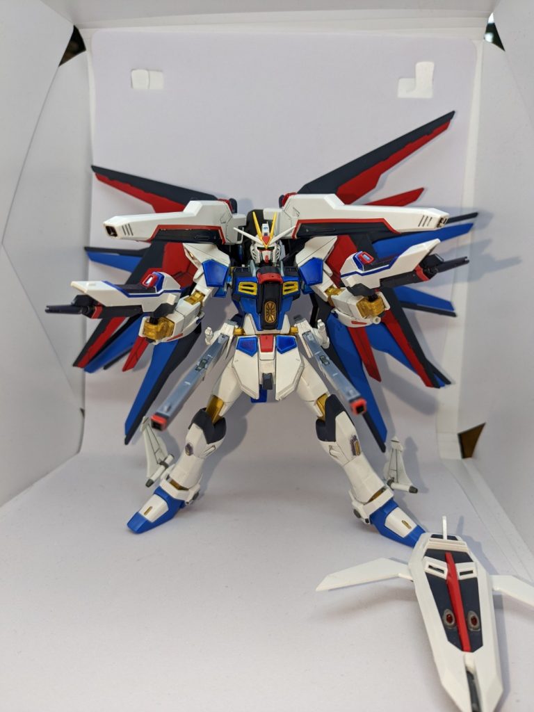 シン・フルバーストモードです。ストフリとフリーダムの武装使用可能な上にシールドからも攻撃してくるのでさらに手数が増えました。宇宙ではさらにドラグーンも使用するので手に負えなくなりそうですね。