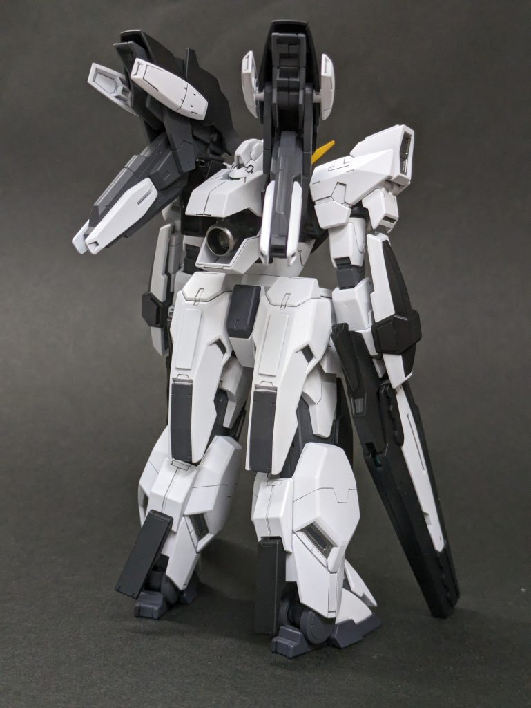 ミキシングで使用したキットはリバーシブルガンダム、ラファエルガンダム、ガンダムAGE3オービタルです。カラーリングはセラヴィーガンダムをイメージ