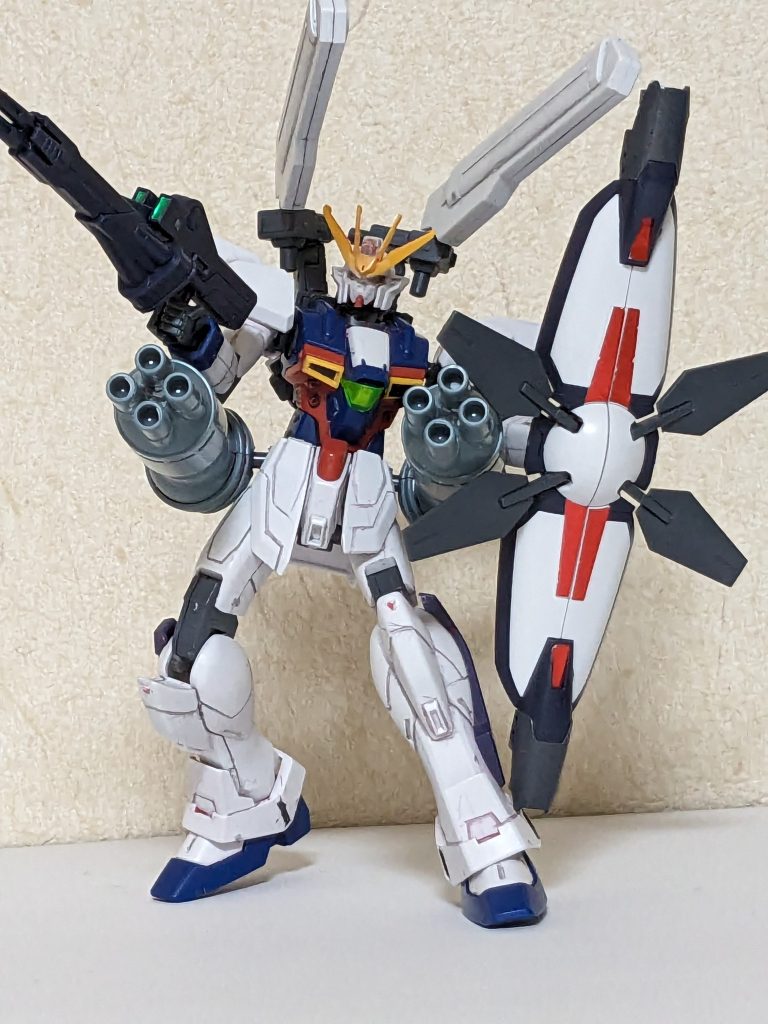 過積載のためバランスが悪く、問題解決のために支援ユニットＧタンクを接続したもの。キッドのコレクションの中にあったという。前大戦の残骸か。