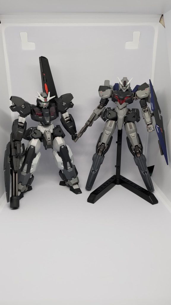 以前塗装した宇宙戦想定の高機動型ガンヴォルヴァと並べると、同一組織の機体感がちょっと出たかなって感じです。 
