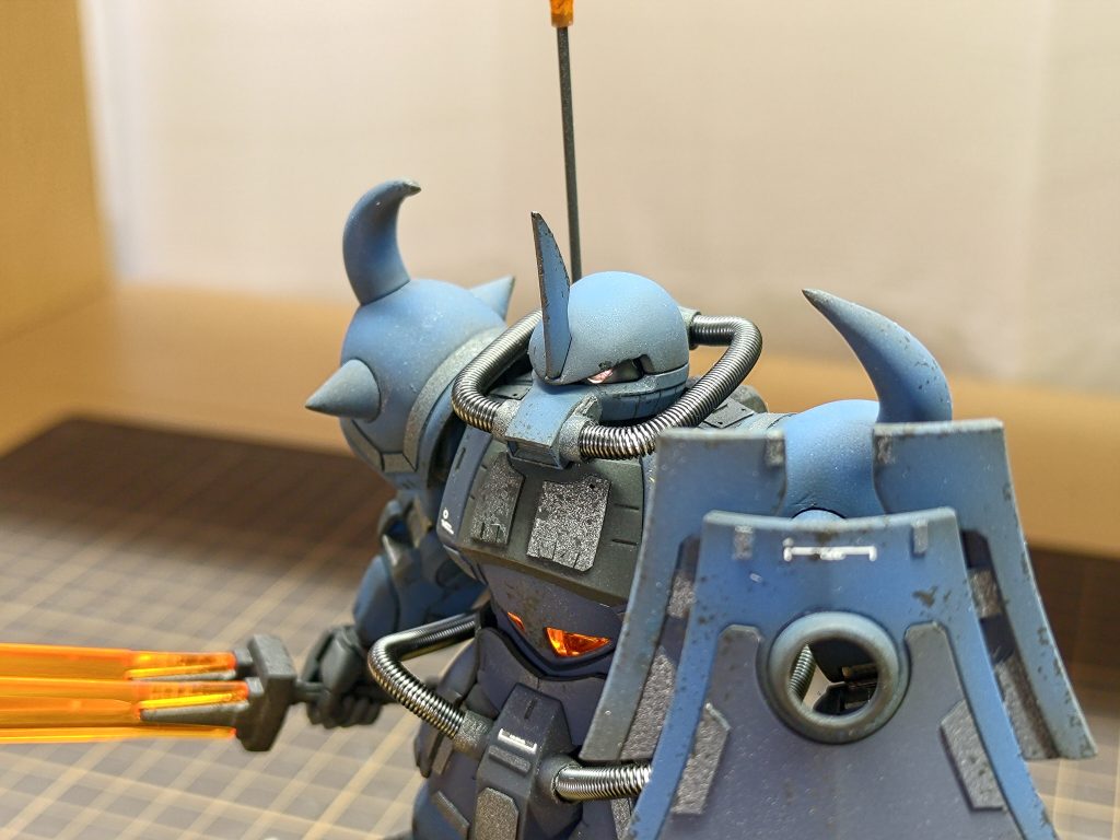 顔です。ヘルメットみたいな所を延長して目付きが悪く見えるようにしてます。結構お気に入りポイントです。以上です。見てくださってありがとうございました。m(_ _)m