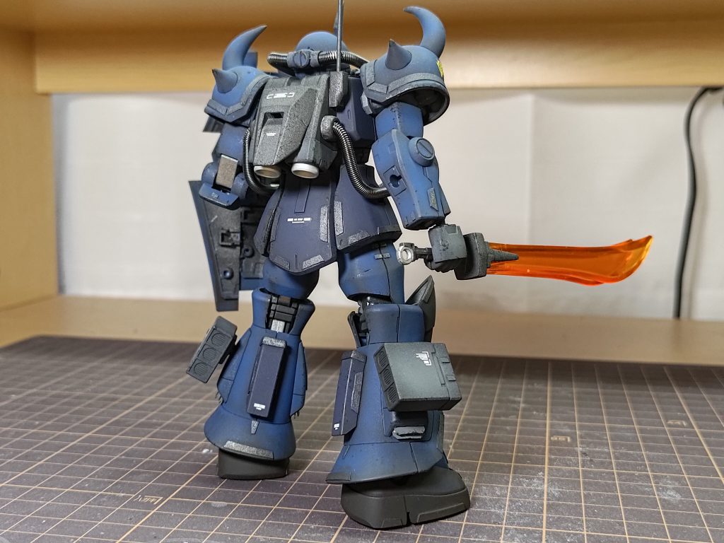 後ろから。ジャンクパーツを付けてごつく見せてます。