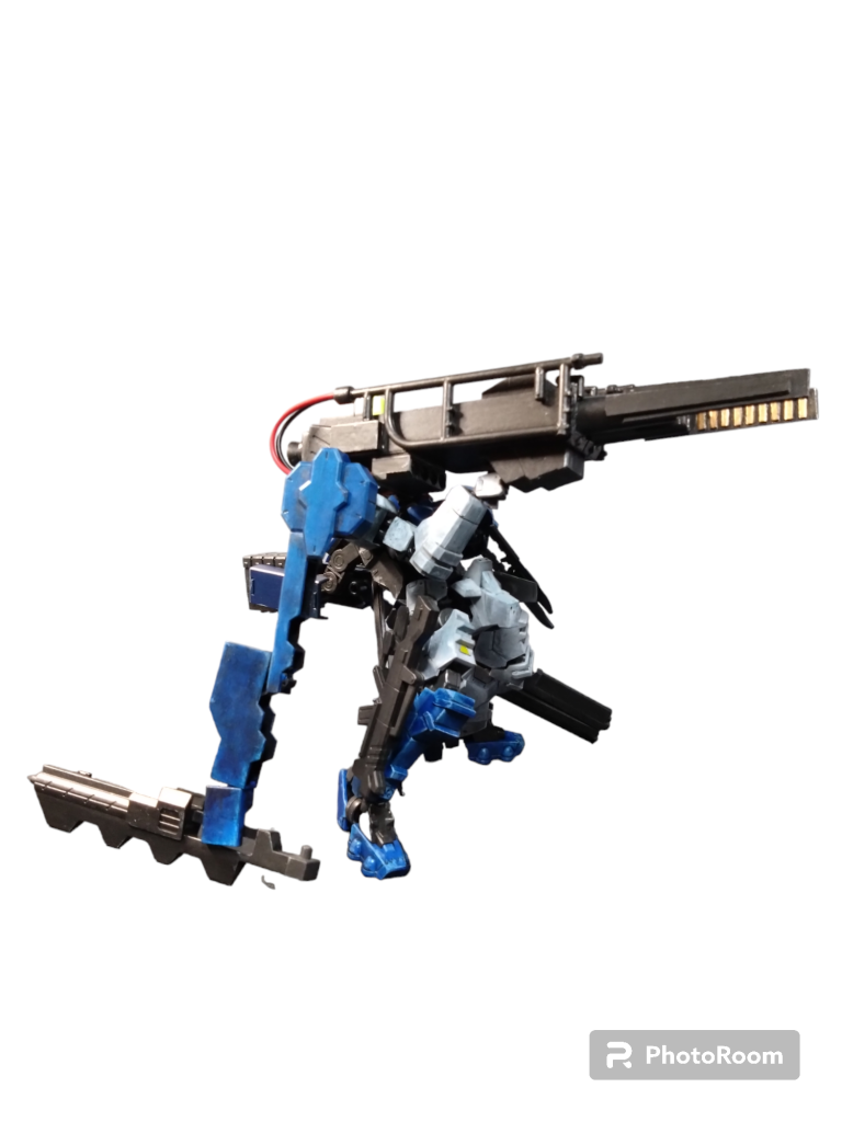 射撃時の姿勢安定の為シールドアームとデモリッションナイフで固定。