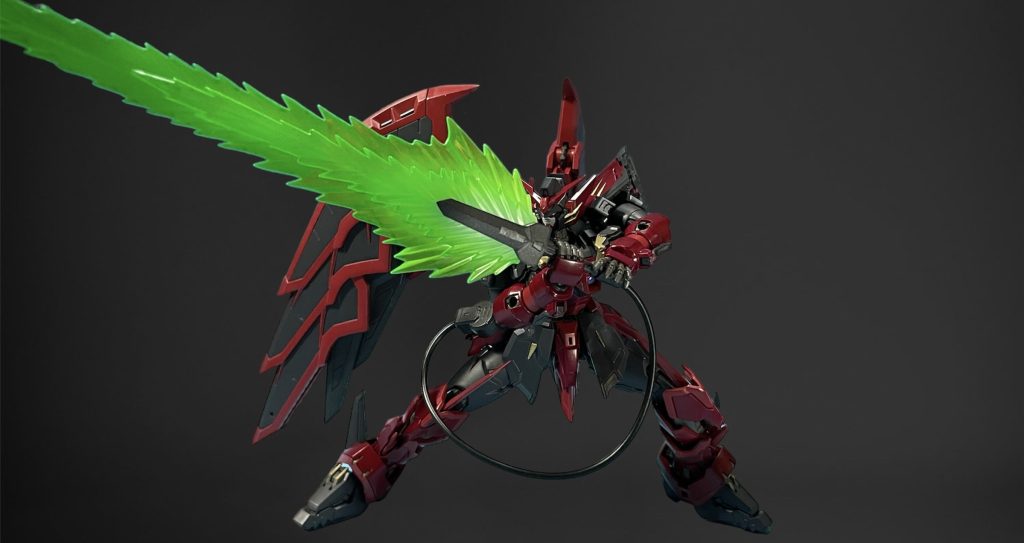 ビームソードも、物足りなさを感じさせない大きさで迫力があって素敵ですね✨柄をマウントするサーベルラックもスムーズに出し入れ出来る構造でストレス無く嬉しかったです☺️