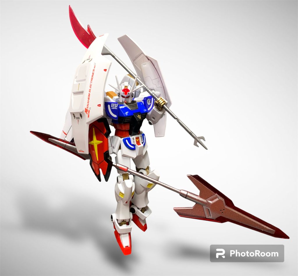 デカールは雰囲気とデザインだけで貼ってるのであまり意味は考えずに貼っています。一応アナハイム製地球連邦軍な感じですかね。