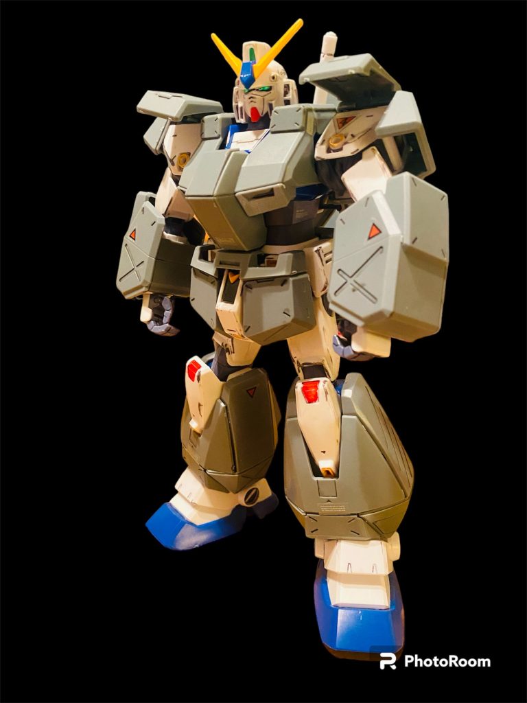 アーマー装着すると随分と重厚感。