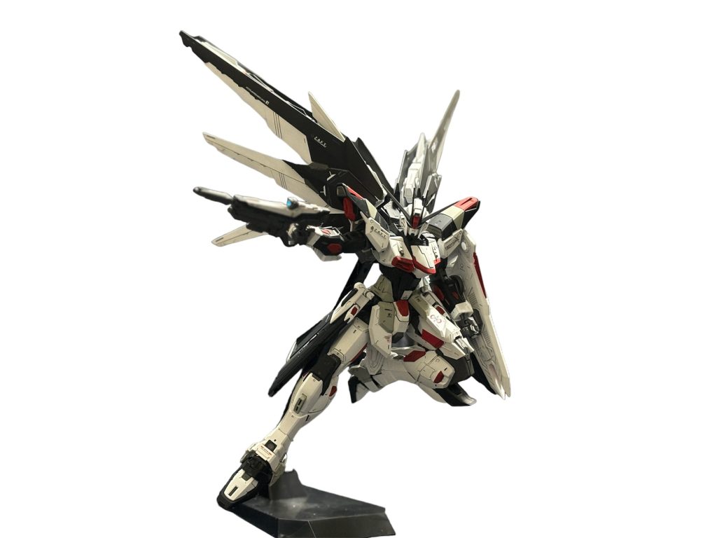 MG 1/100 フリーダムガンダム Ver.2.0–2枚目/制作者：TA02