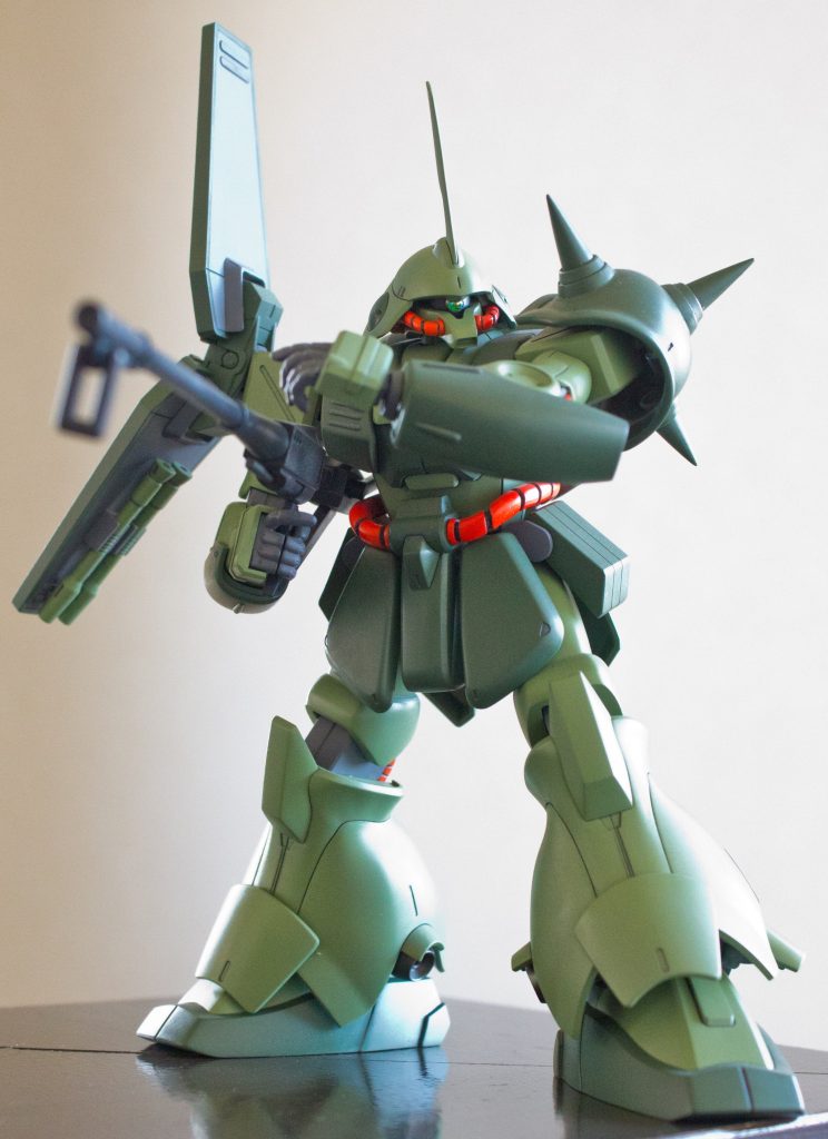 Zで出てきた頃から人気の機体ですが本人あまり興味持てず今回初めて作りました（笑）大分前のキットなんですね〜ノーズの縦割りには参りました😅整形してたらちょっとノーズの形雰囲気変わってしまいました。