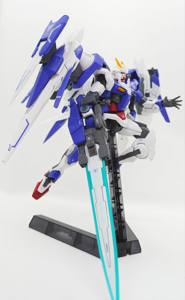 GNソードIIIは付属していなかったので余っていたRGのものを使用