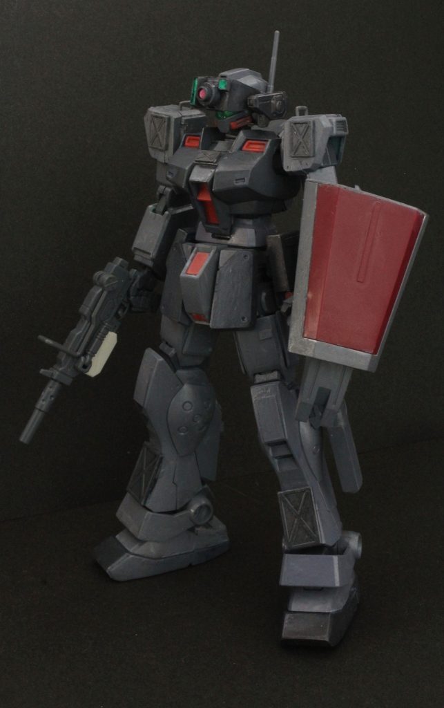 機体は、ジムスナの特徴をそのままに、頭部バイザーを精密射撃機能の他、サーマル等を内蔵した複合センサーに改修。 機体本体にグレネードやバルカン・ポッドの追加、追加火力武装として、ビーム・ピストルを左脚部に追加している。