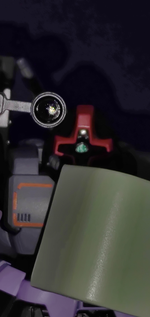 ア・バオア・クー戦でアムロ・レイに撃墜され、連邦軍の捕虜として命からがら生き延びたカイパー。戦後は教官としてサイド6の自動車学校に勤務している