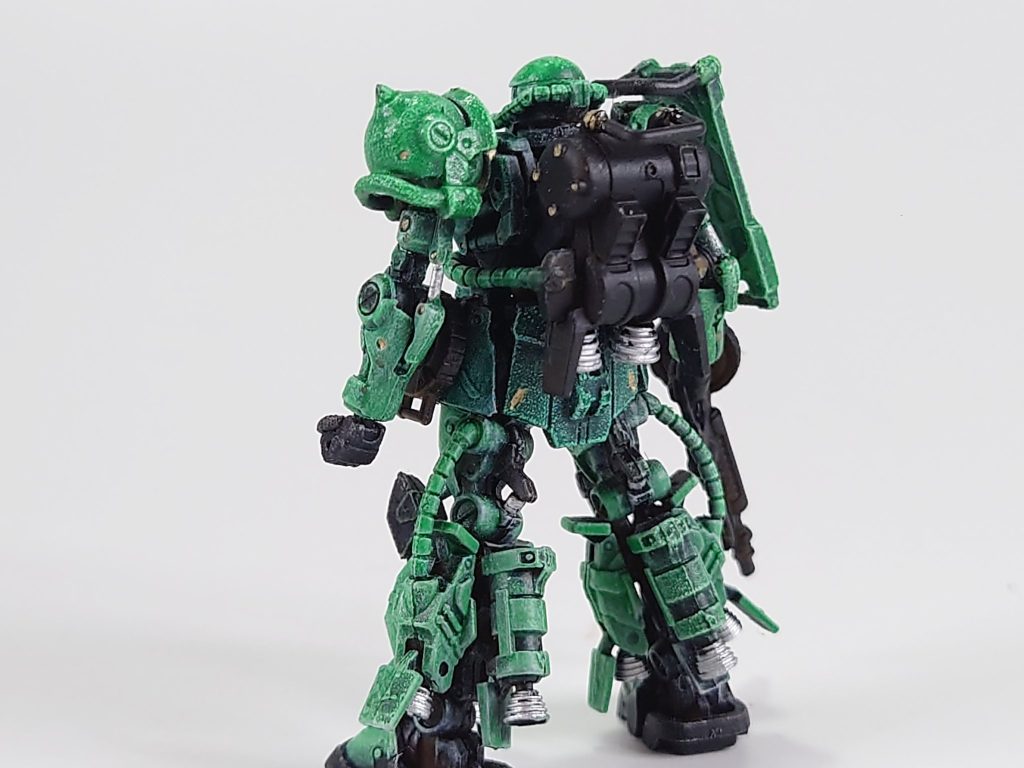 高機動型ザクⅡといえば後ろ姿、ということで背面の写真です