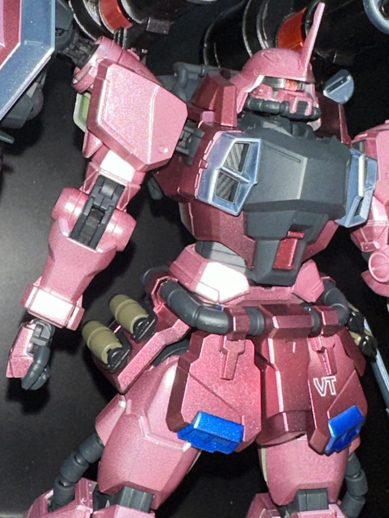 分かりにくいですがモノアイはHアイズに換装してあります。