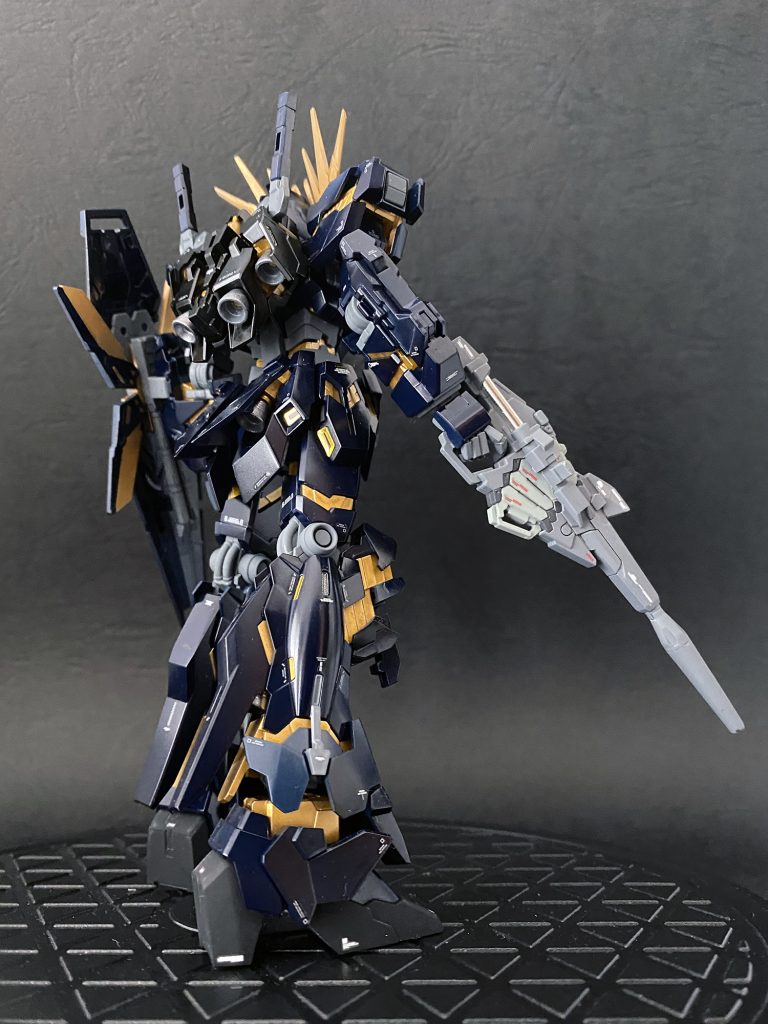 ビームマグナムもユニコーンとは少し違う配色で。