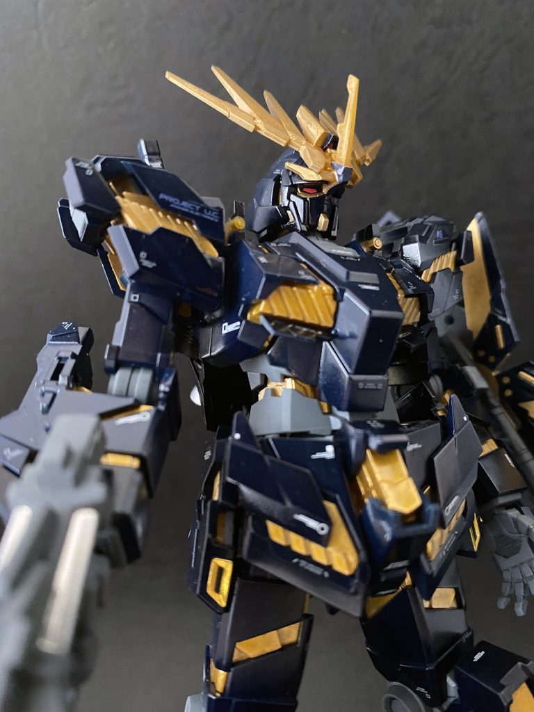 神々しい悪役感。