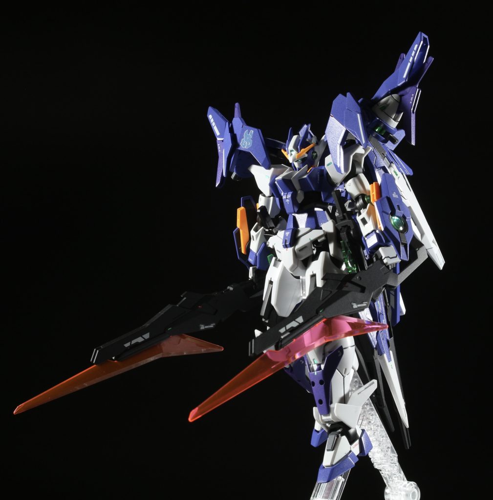 ▲エタニティキャノン/ソード新しく作った武器です。ダブルオースカイの大型ソードをベースにエクシードギャラクシーのパーツなどを取り付けています。後にメビウスキャノンへと繋がるデザインを意識して作りました。