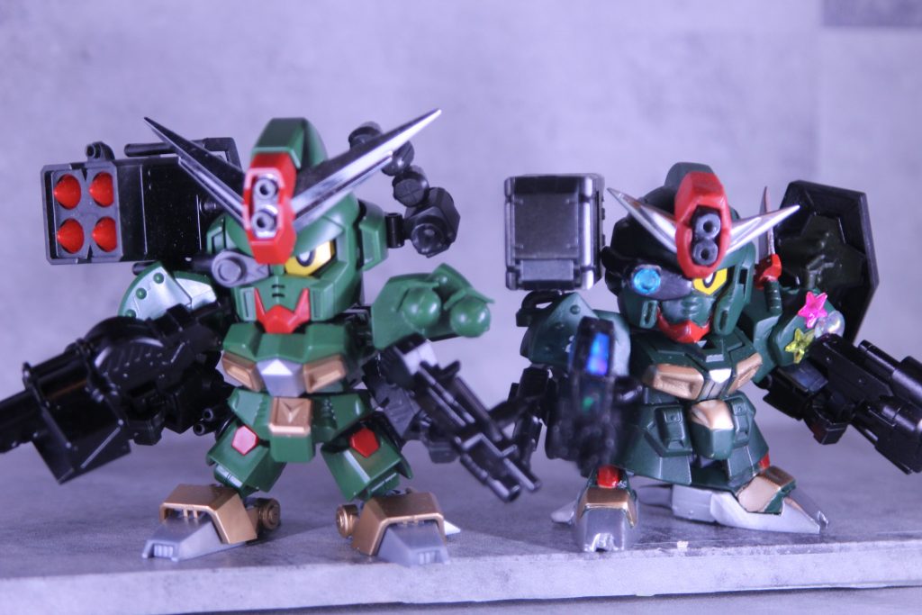 コマンドガンダムは素組みのままです。後で塗装しないと...