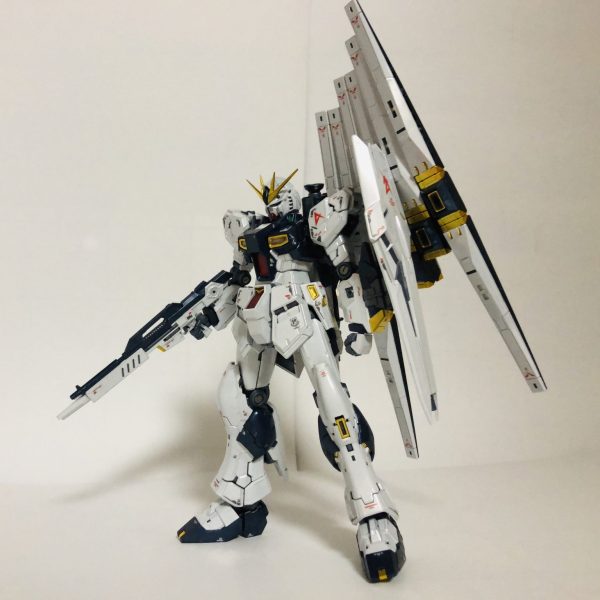 RG νガンダム（チタニウムフィニッシュ）