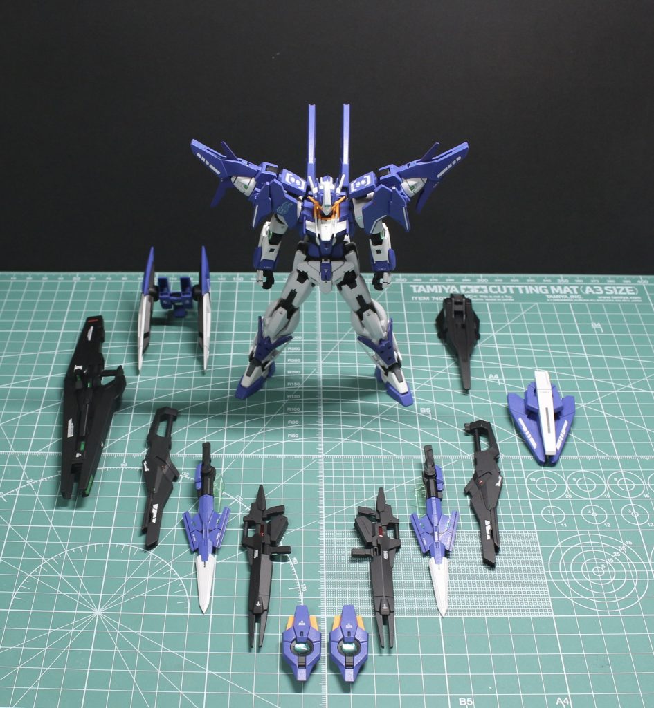 全工程終了時の様子です。右上の黒いパーツはクアンタのパーツです。磁石を仕込んでいるので、ここに武器をマウントできるようになっています。