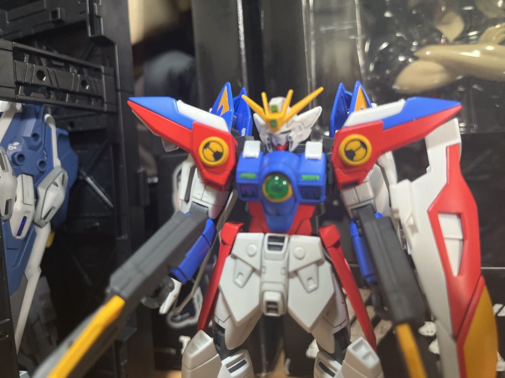 ウィングの超絶イケメンフェイス。シールを貼った箇所にはUVレジンを上から塗り立体感を出したつもりです。