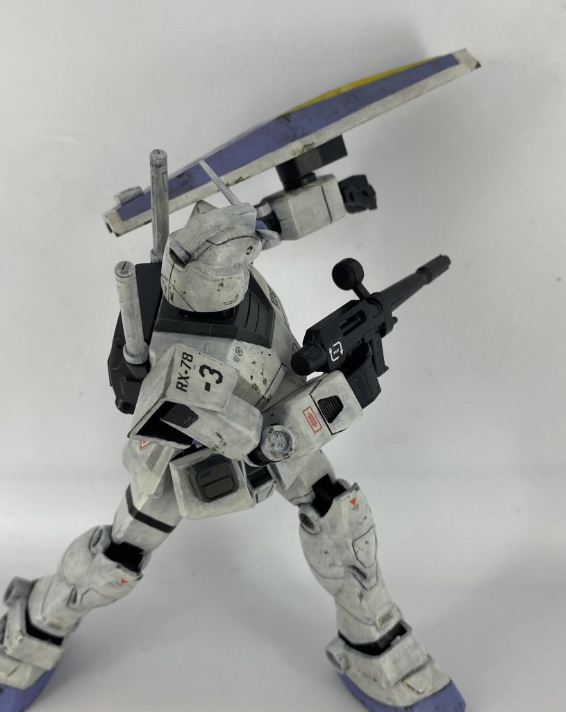 腰の捻りがあるだけでアクション幅が全然違いますね。