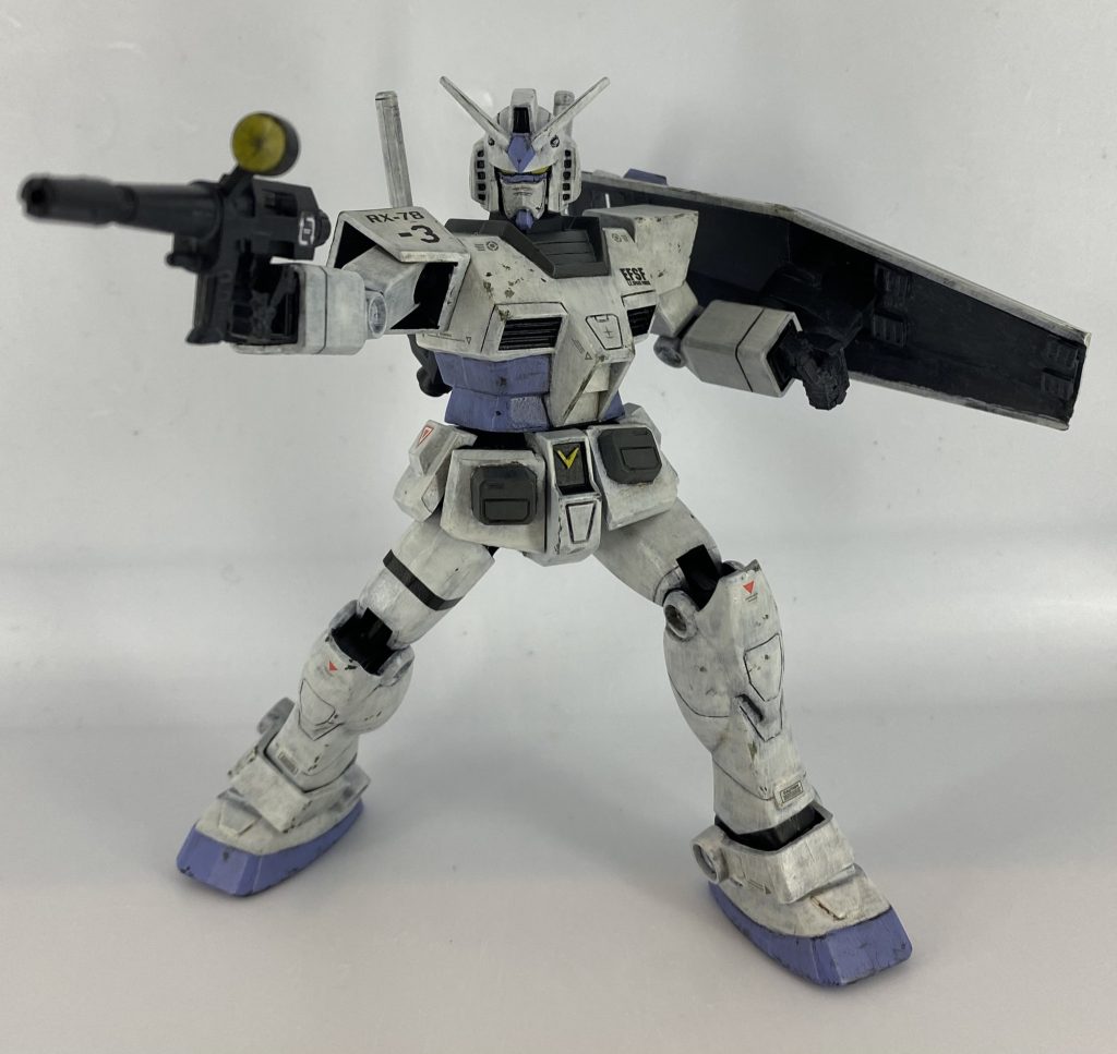 肘、股、膝は素体のまま。新品なのに既に関節が緩い!笑