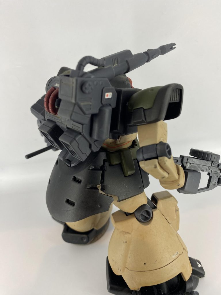 一年戦争末期に開発されたドム・トローペンならば、ジェネレーター出力もなんとかなるはず!ということでビームキャノン仕様。