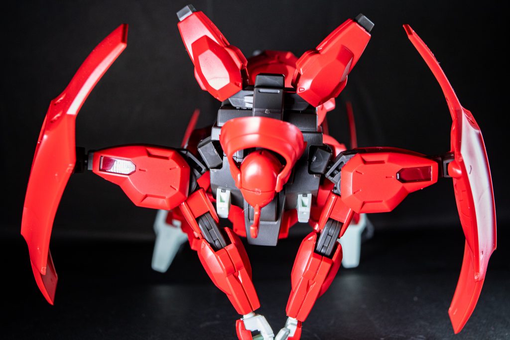 腕の可動域はGood。しっかりと近接武器を構えても問題ない