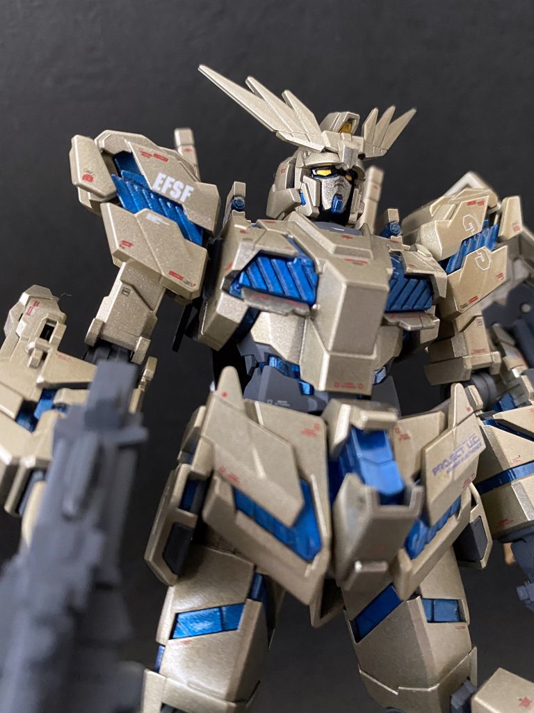 デカールはいっぱい貼りたいけど、クドくならないように塩梅が難しい。