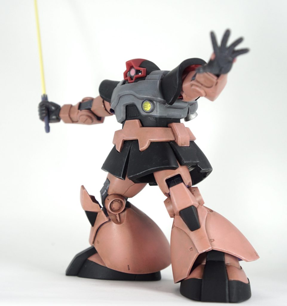 ピンク部分は、ガンダムマーカーのブラウン1、スポブラは同じくグレー1か2(忘れました)でフィルタリング/ウォッシングして、つや消しトップコート吹いています(水性の緑缶)。その後、エッジに超軽くドライブラシ、ピンクとスポブラ部分はホワイト、黒いところはグレー(呉海軍か舞鶴海軍のどちらか)使用。