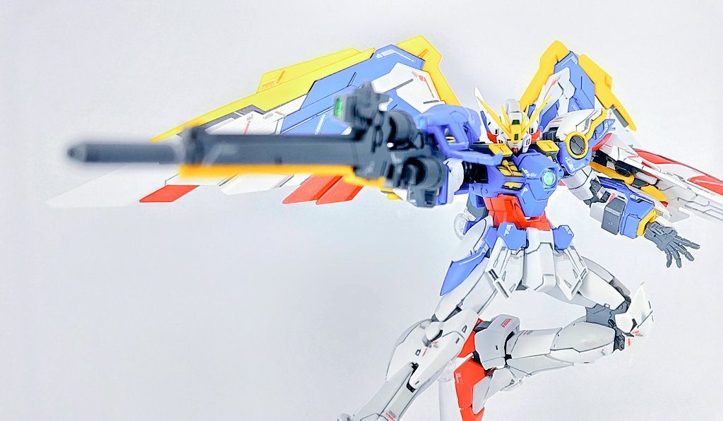 腕の保持力があまりないのでライフルの重さに負けて垂れてきます💦 