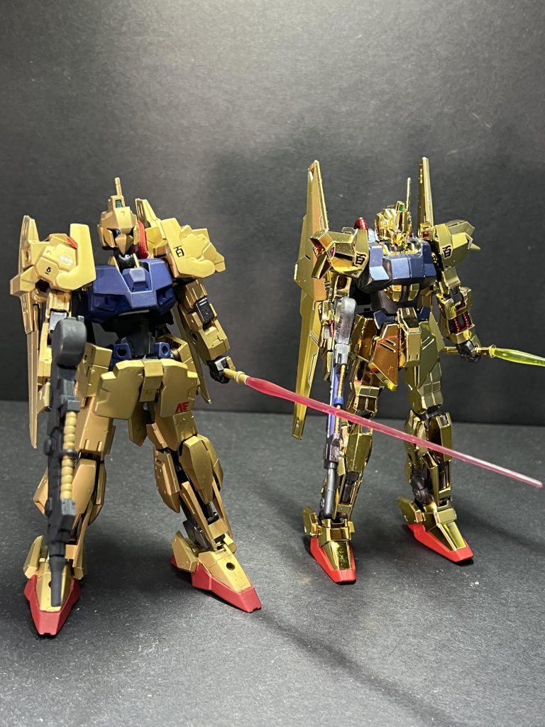 HG百式と並べて。並べると違うんだけどそれっぽいを目指しました。